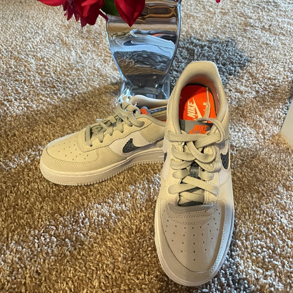 Air Force 1 indigo fog size 3.5/ youth or women’s 5